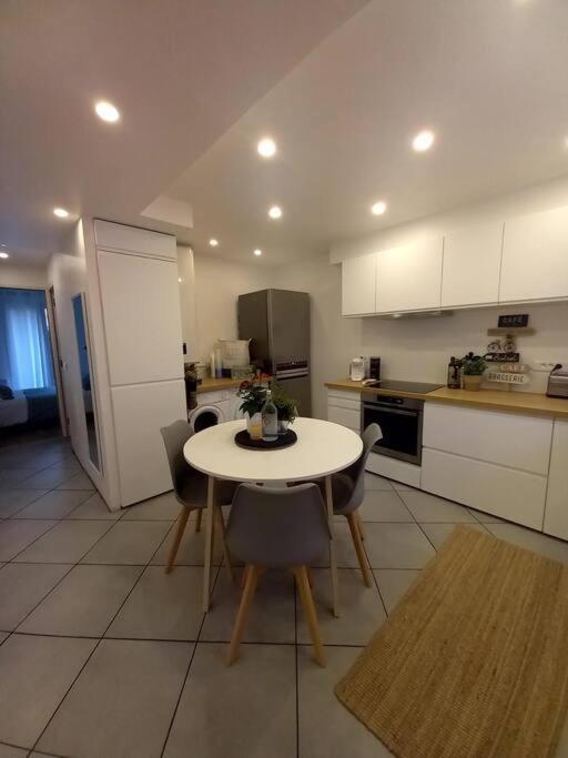 Ozoir-la-Ferrière Superbe Appartement Moderne En Rez-De-Chaussee מראה חיצוני תמונה
